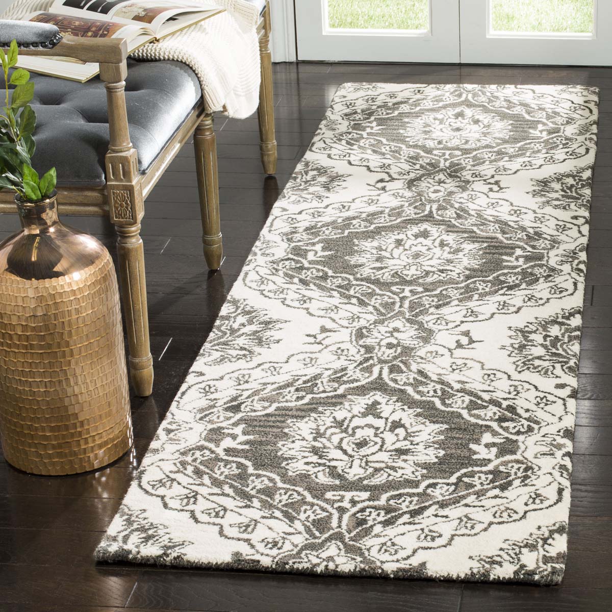 Safavieh Blossom 601 Rug, BLM601 - Charcoal / Ivory