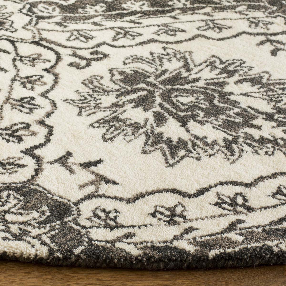 Safavieh Blossom 601 Rug, BLM601 - Charcoal / Ivory