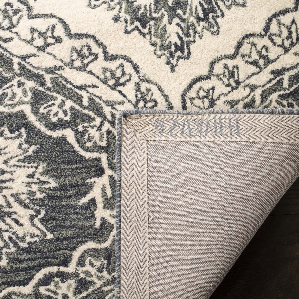 Safavieh Blossom 601 Rug, BLM601 - Blue / Ivory