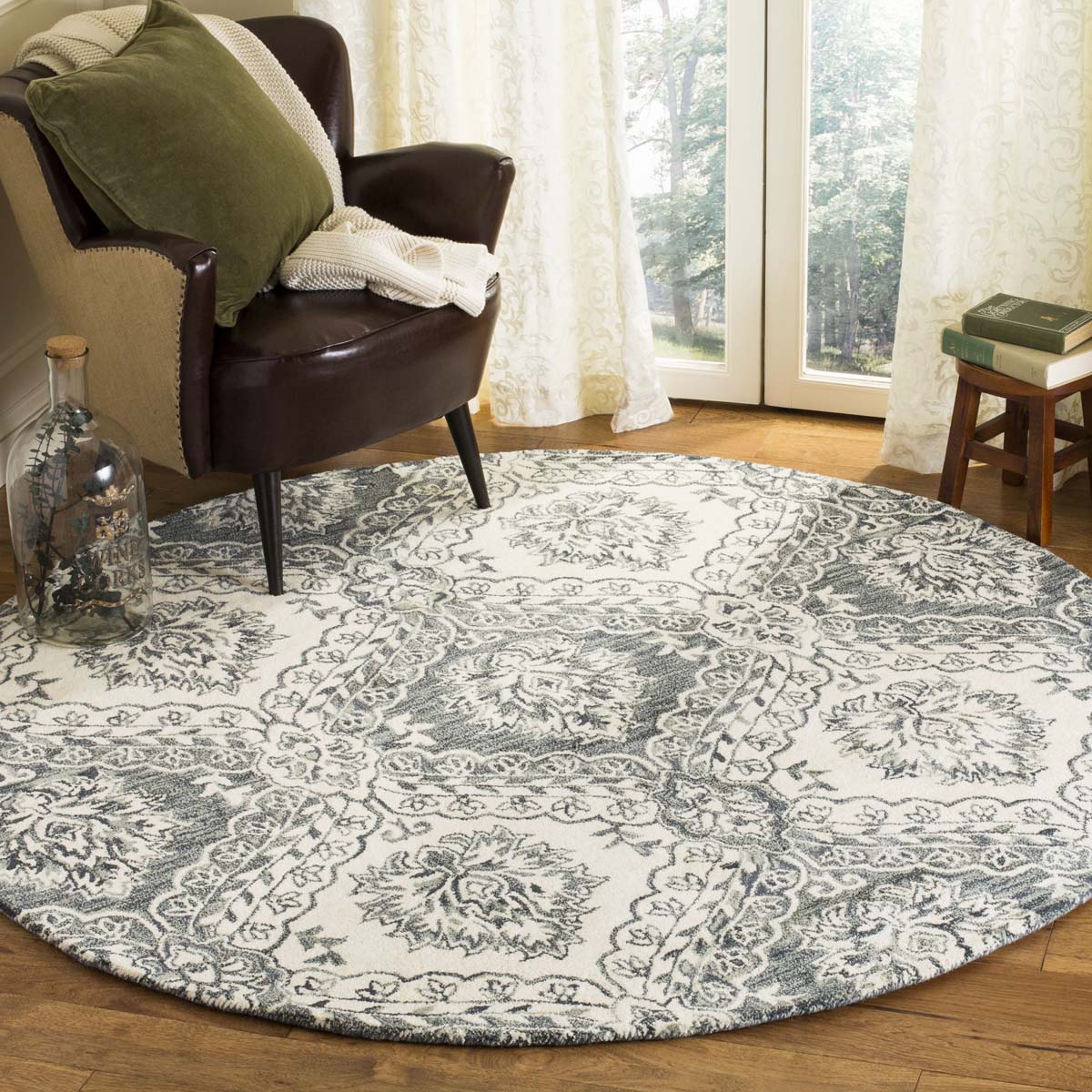 Safavieh Blossom 601 Rug, BLM601 - Blue / Ivory