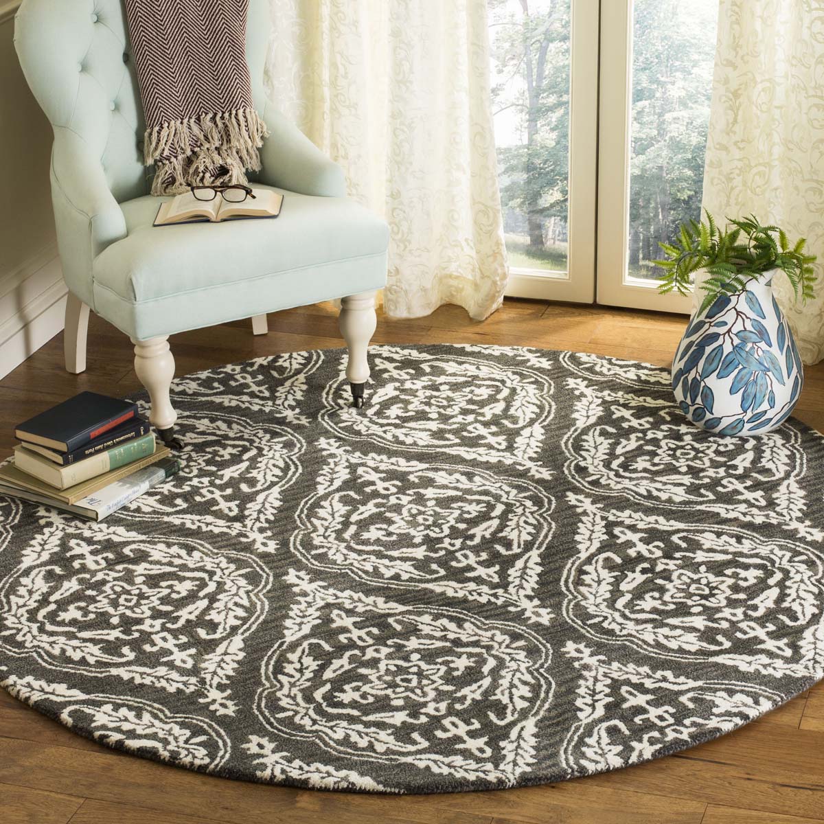 Safavieh Blossom 602 Rug, BLM602 - Charcoal / Ivory