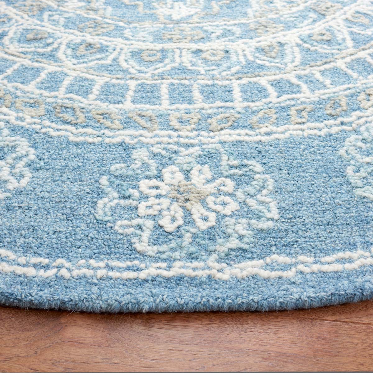 Safavieh Blossom 607 Rug, BLM607 - Blue / Ivory