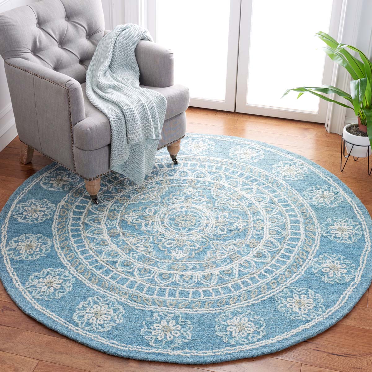 Safavieh Blossom 607 Rug, BLM607 - Blue / Ivory