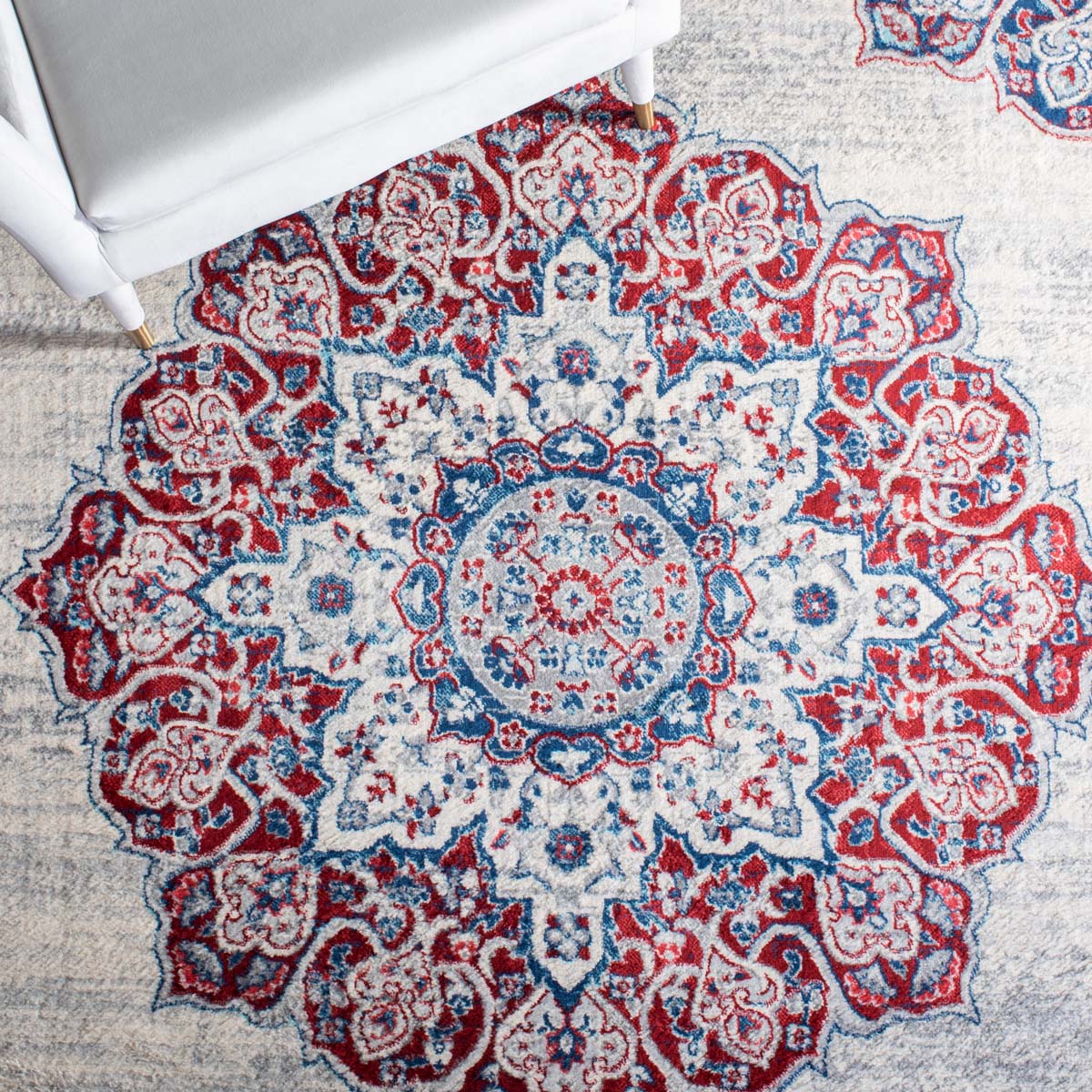 Safavieh Brentwood 802 Rug, White, BNT802 - Ivory / Red