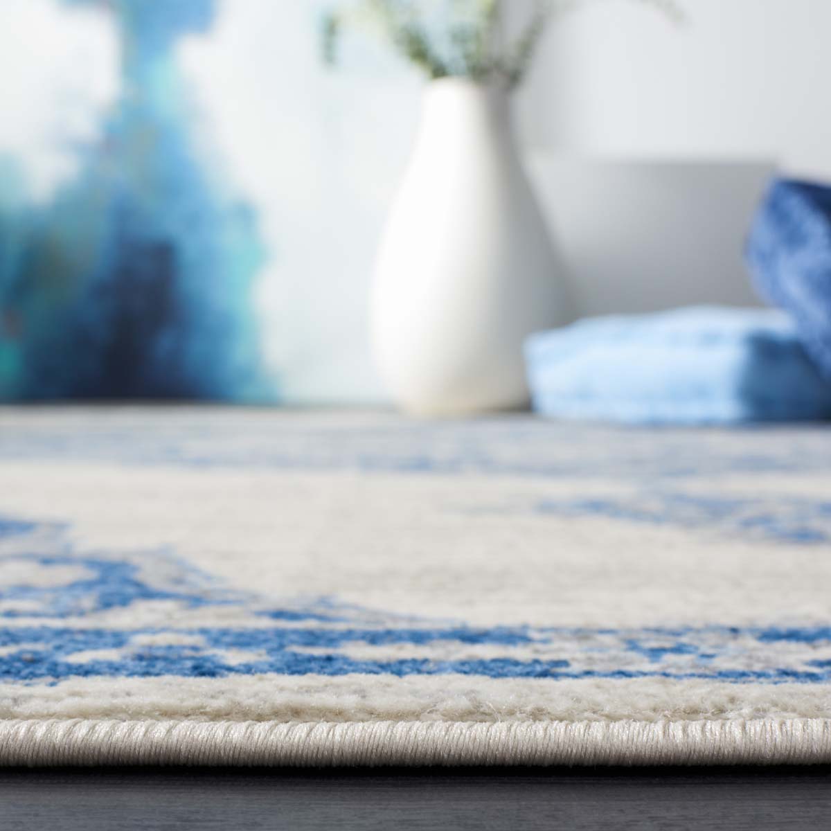 Safavieh Brentwood 802 Rug, Blue, BNT802 - Ivory / Navy