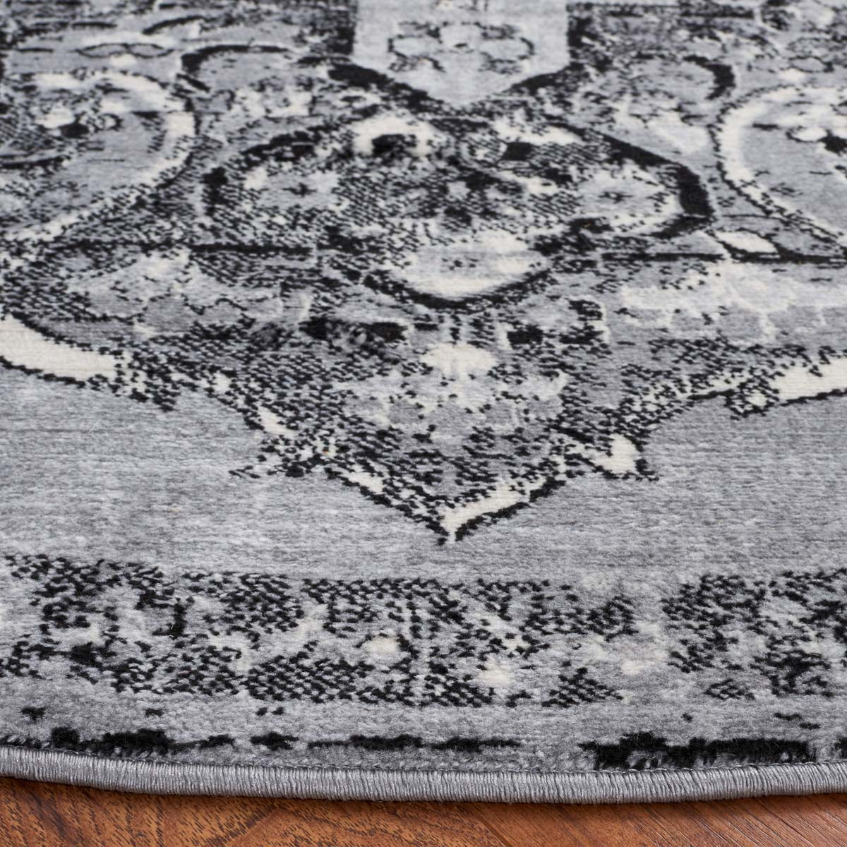 Safavieh Brentwood 802 Rug, Black, BNT802 - Silver / Black