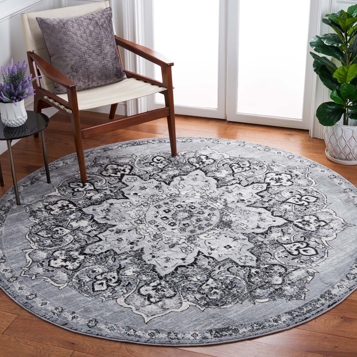 Safavieh Brentwood 802 Rug, Black, BNT802 - Silver / Black