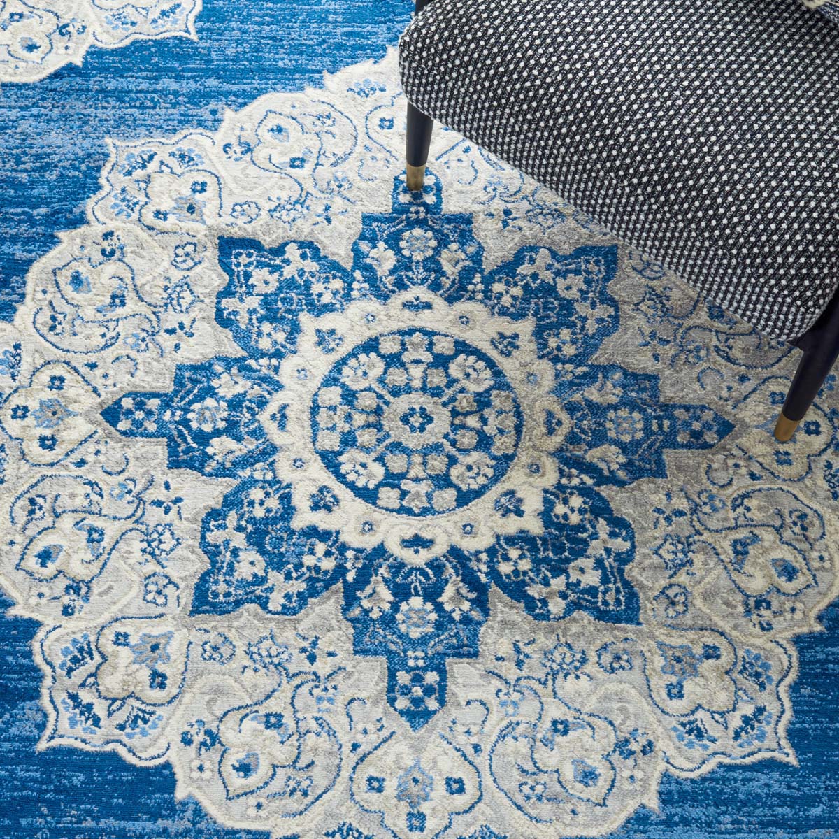 Safavieh Brentwood 802 Rug, Blue, BNT802 - Navy / Grey