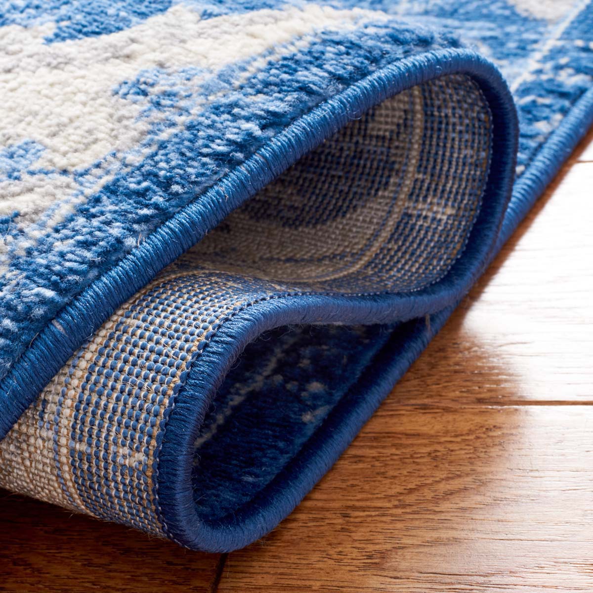 Safavieh Brentwood 802 Rug, Blue, BNT802 - Navy / Ivory