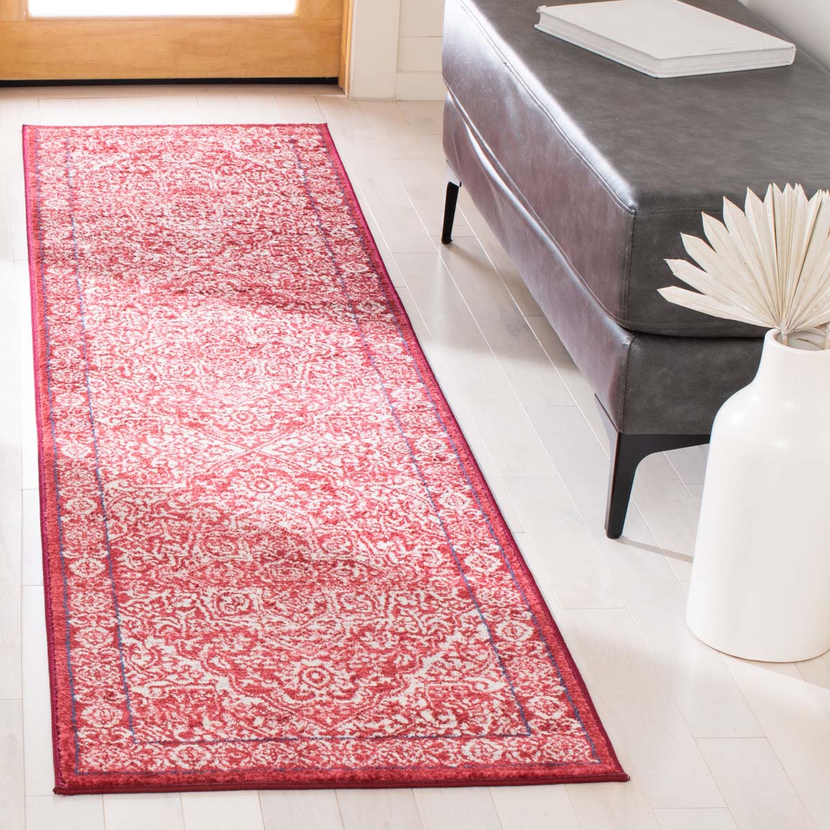 Safavieh Brentwood 832 Rug, Red, BNT832 - Red / Ivory