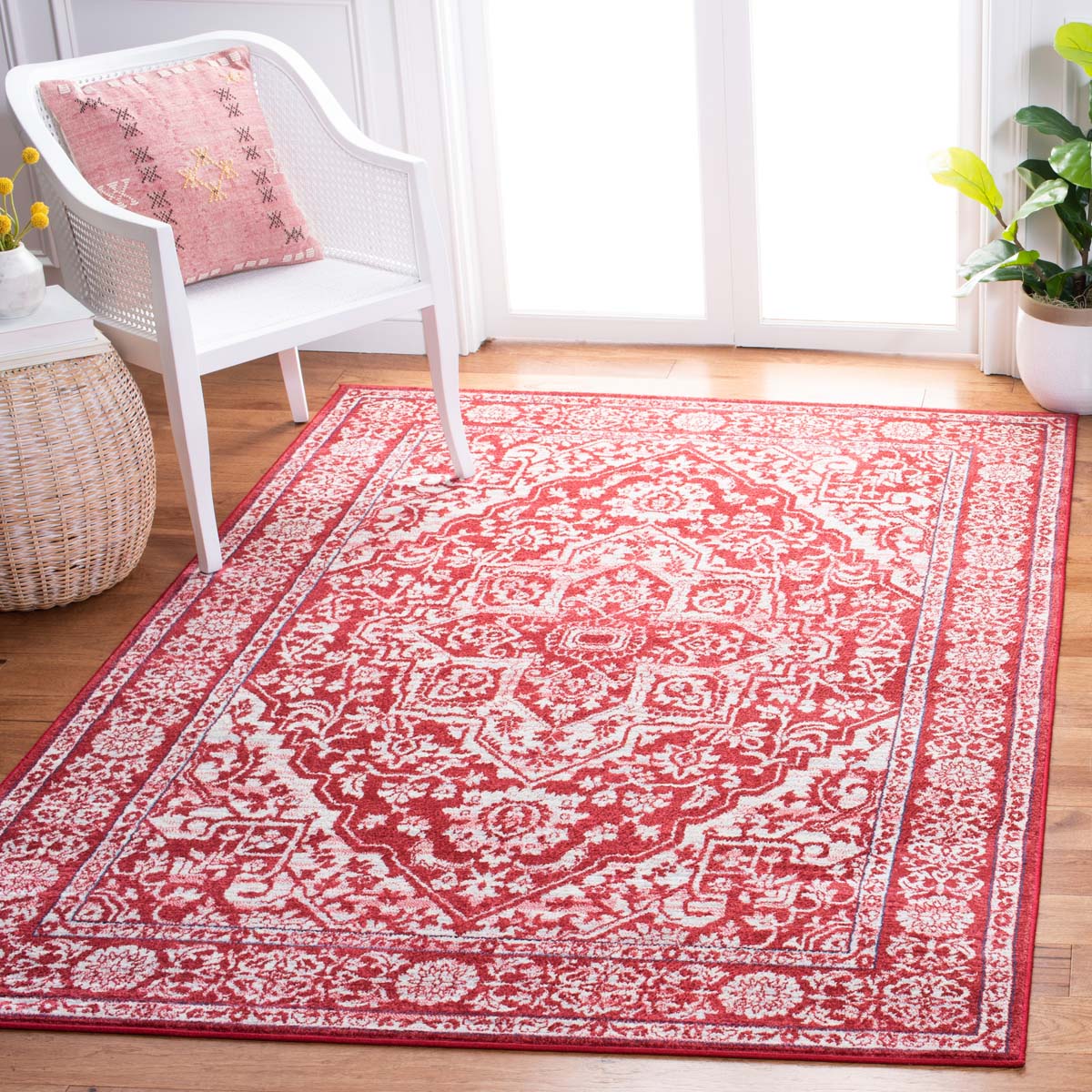 Safavieh Brentwood 832 Rug, Red, BNT832 - Red / Ivory