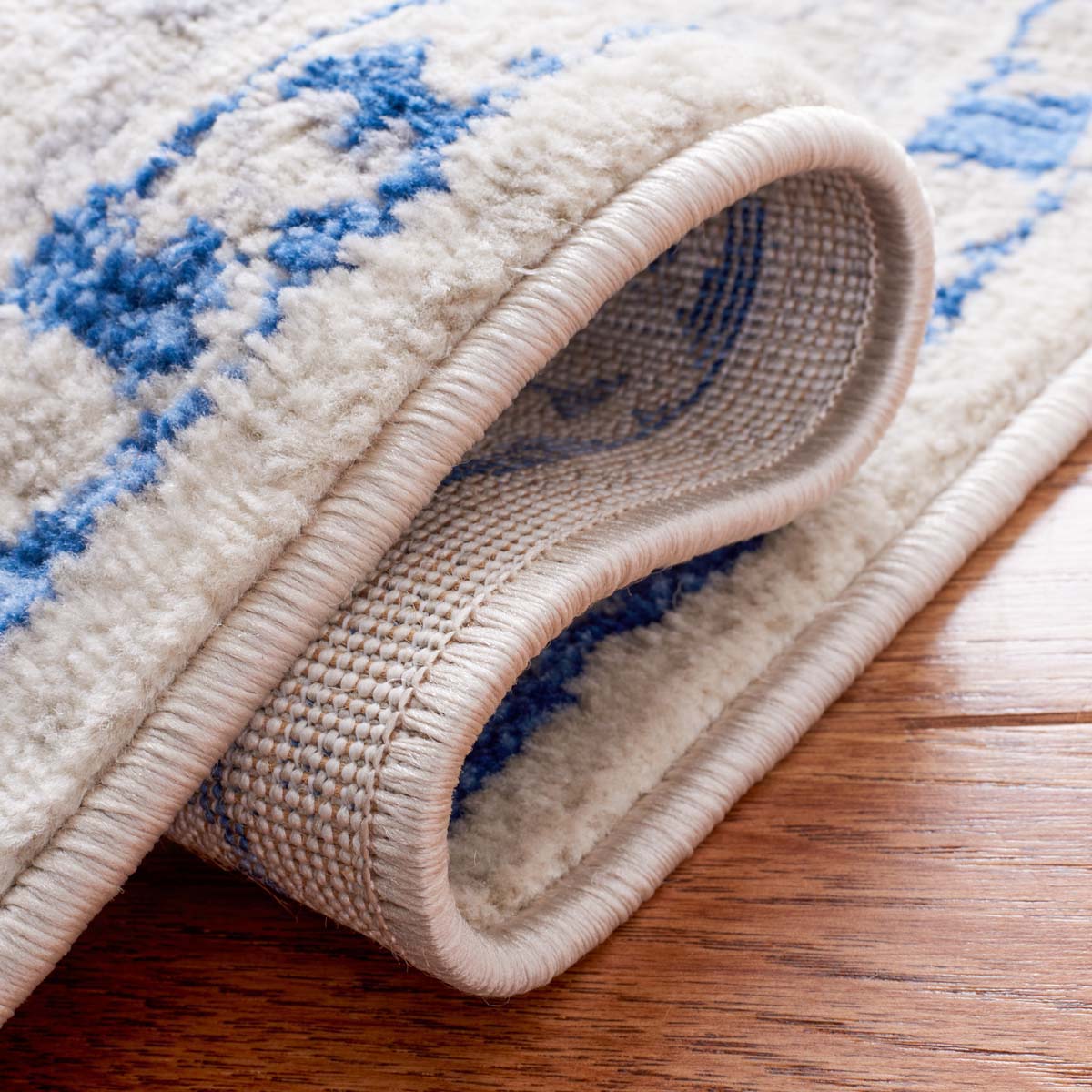 Safavieh Brentwood 851 Rug, White, BNT851 - Ivory / Blue