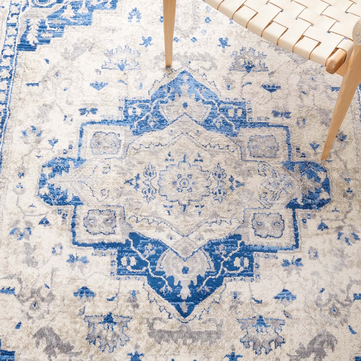 Safavieh Brentwood 851 Rug, White, BNT851 - Ivory / Blue