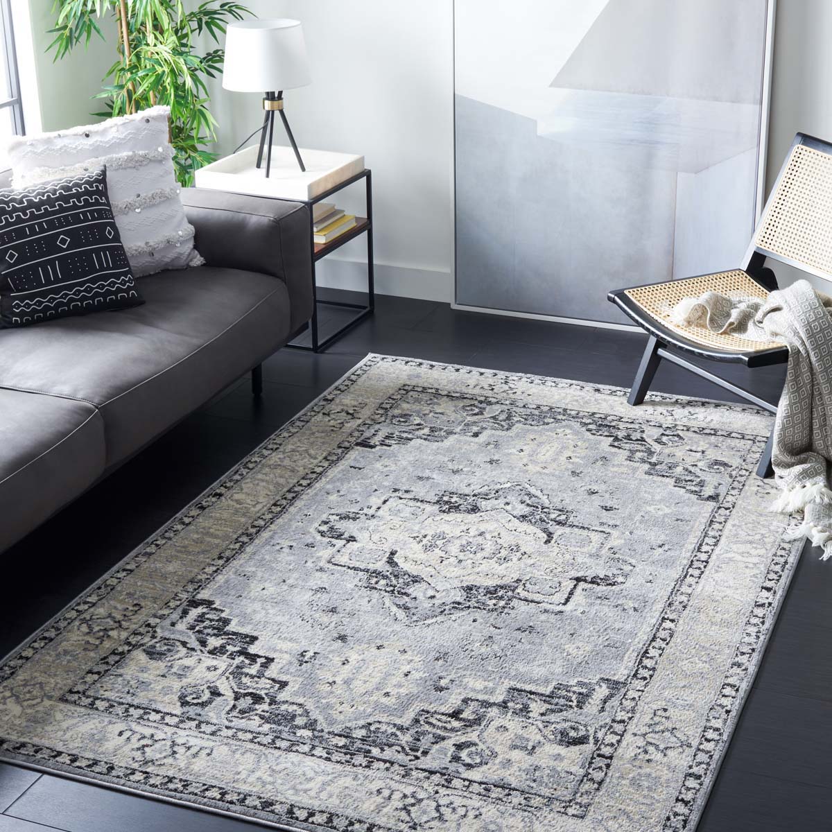 Safavieh Brentwood 851 Rug, Black, BNT851 - Silver / Black