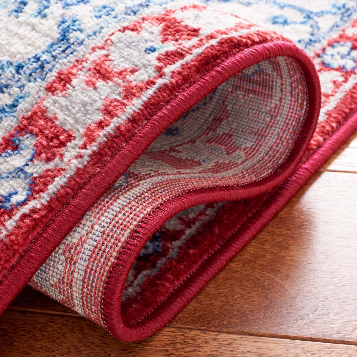 Safavieh Brentwood 851 Rug, Red, BNT851 - Red / Beige