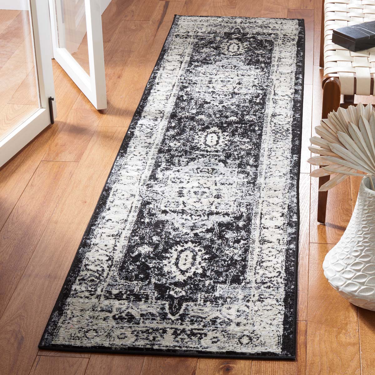 Safavieh Brentwood 851 Rug, Black, BNT851 - Black / Grey