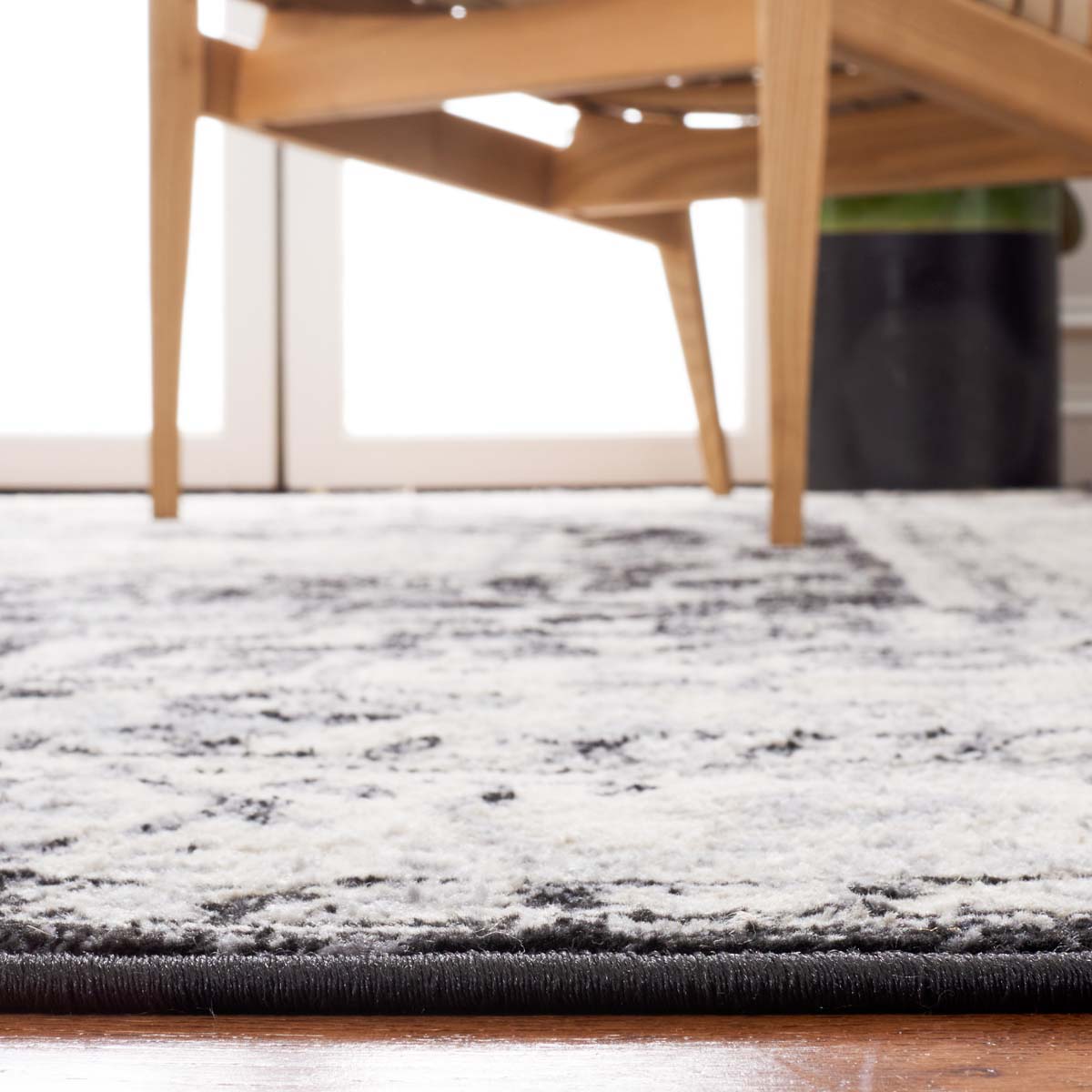 Safavieh Brentwood 851 Rug, Black, BNT851 - Black / Grey