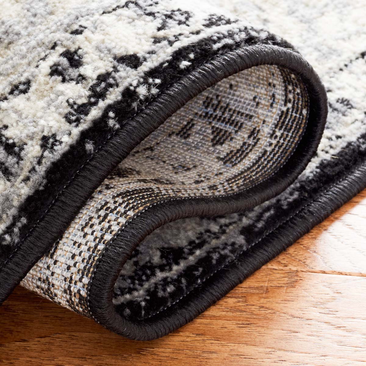 Safavieh Brentwood 851 Rug, Black, BNT851 - Black / Grey