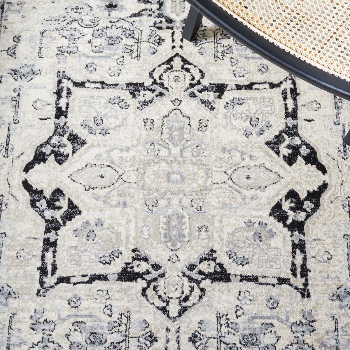 Safavieh Brentwood 852 Rug, Black, BNT852 - Ivory / Black