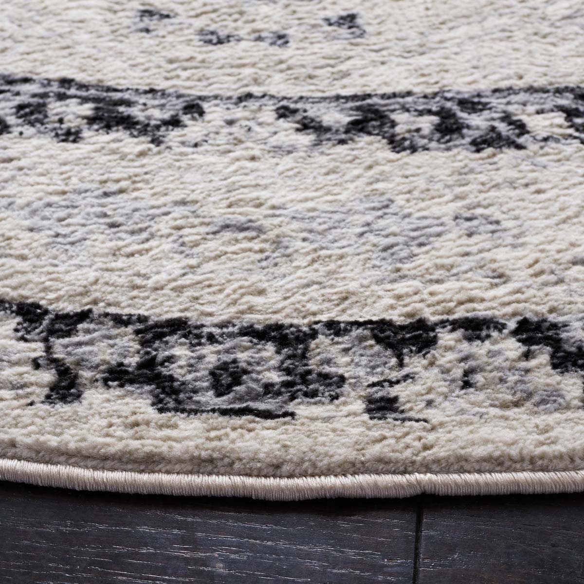 Safavieh Brentwood 852 Rug, Black, BNT852 - Ivory / Black