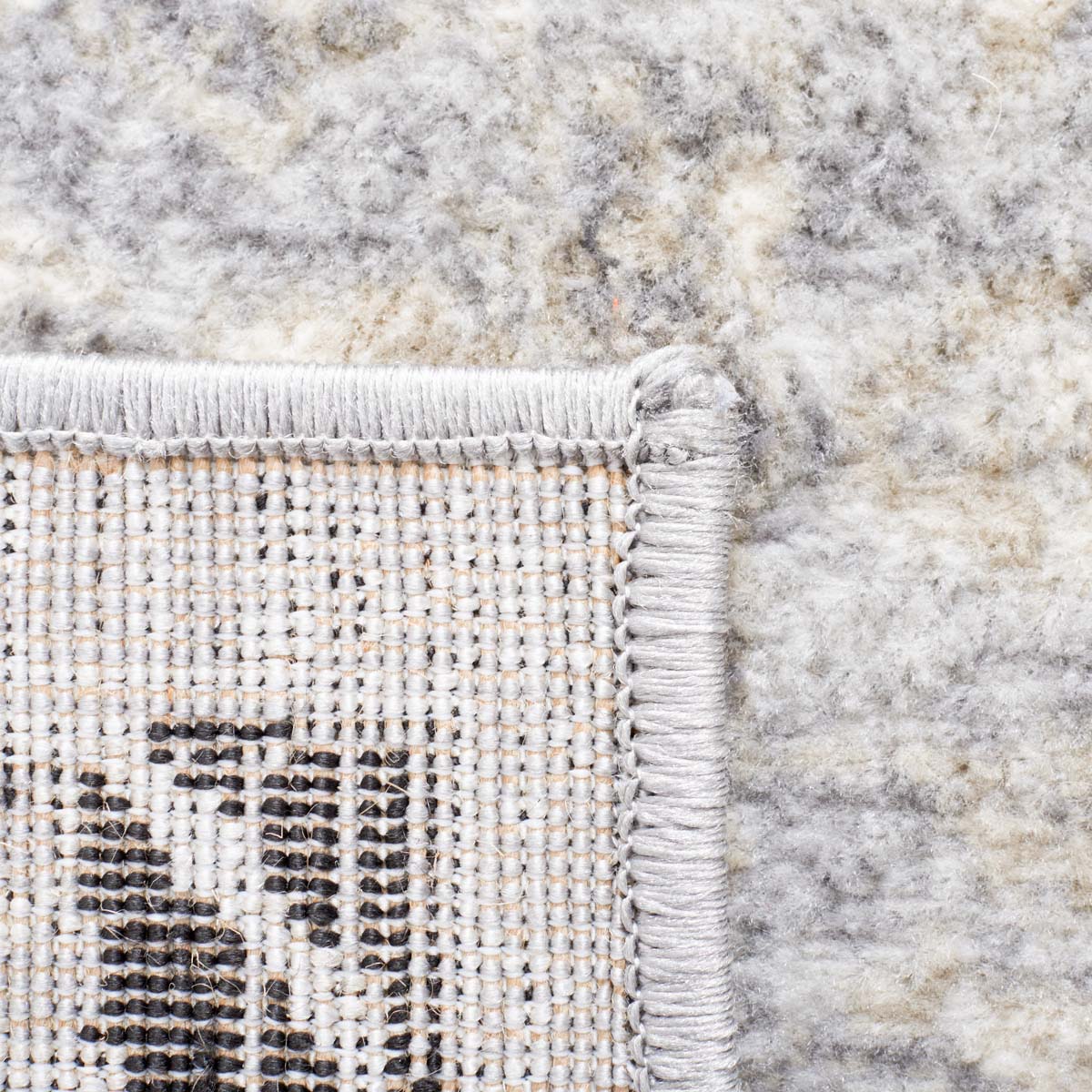 Safavieh Brentwood 852 Rug, Black, BNT852 - Silver / Black