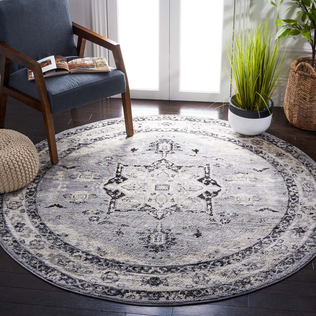 Safavieh Brentwood 852 Rug, Black, BNT852 - Silver / Black