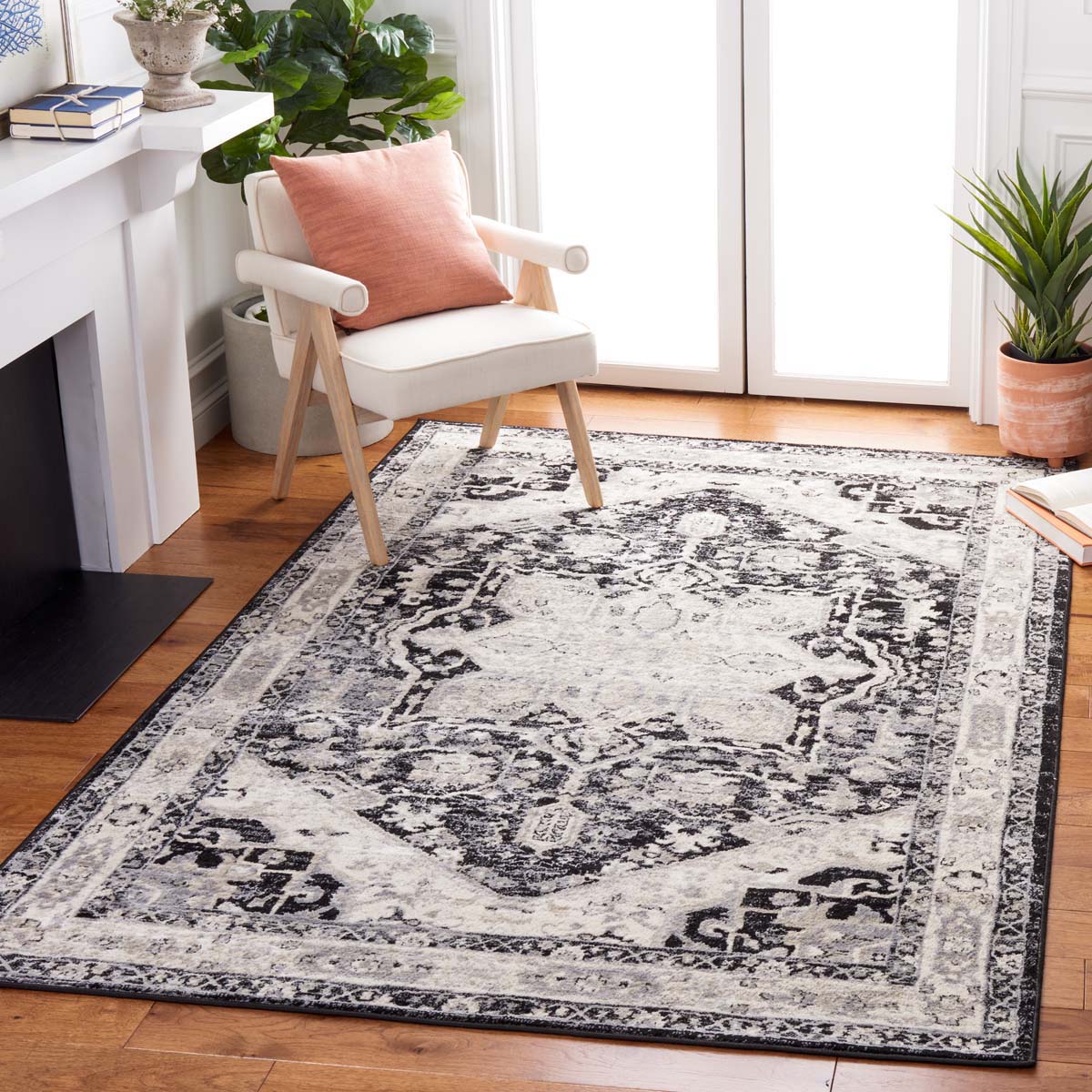 Safavieh Brentwood 852 Rug, Black, BNT852 - Black / Ivory