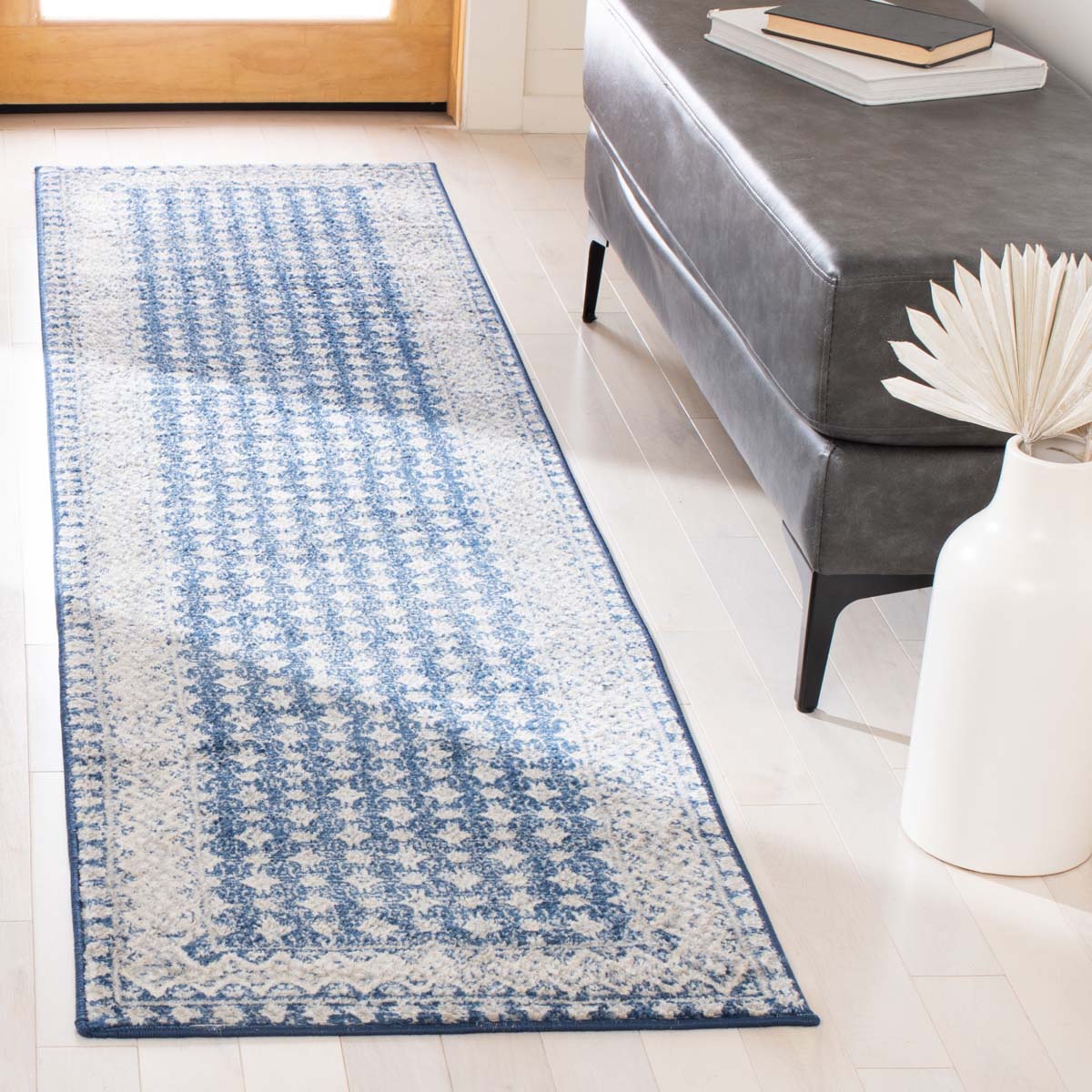 Safavieh Brentwood 899 Rug, Blue, BNT899 - Navy / Beige