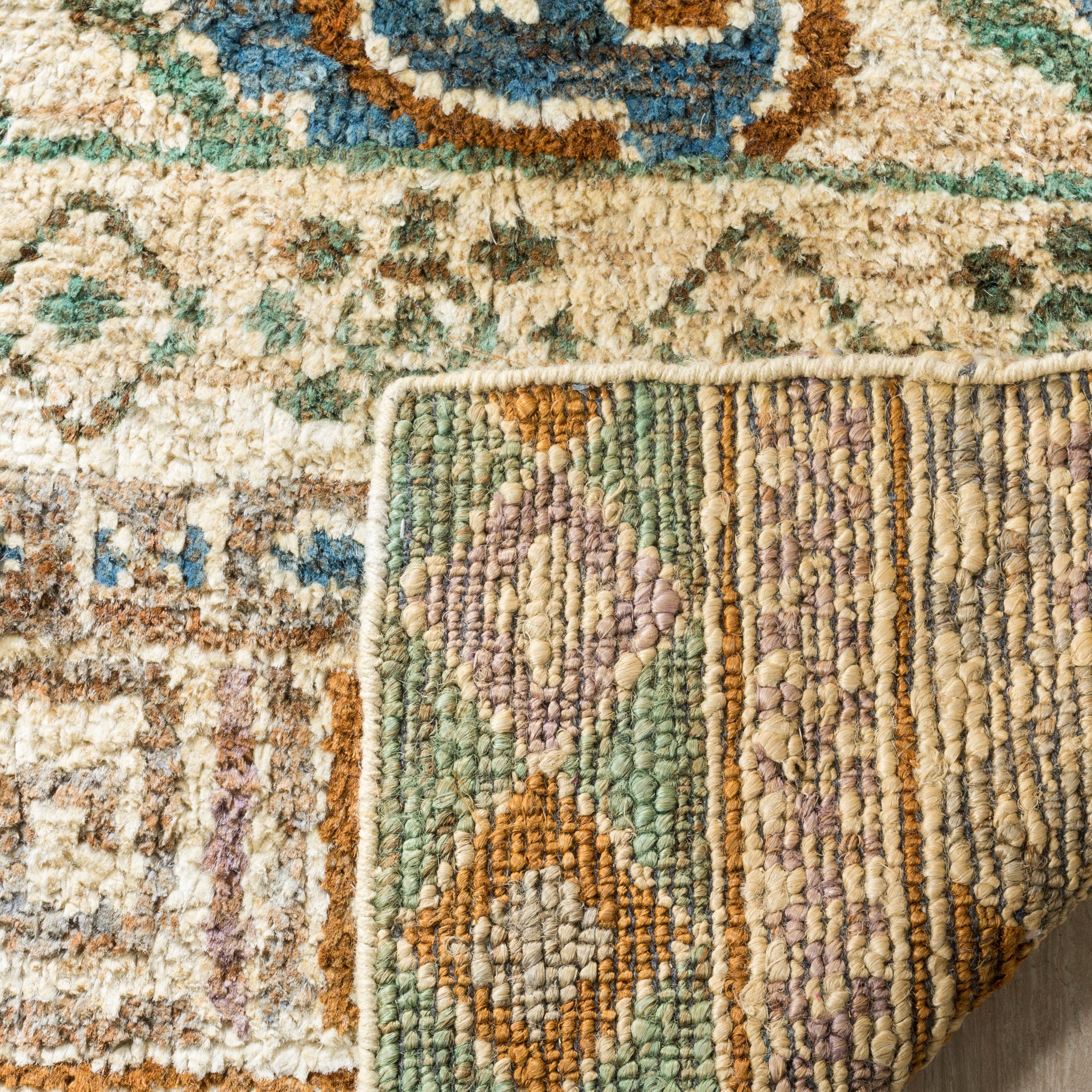 Safavieh Bohemian 636 Rug, BOH636 - Bleach / Gold