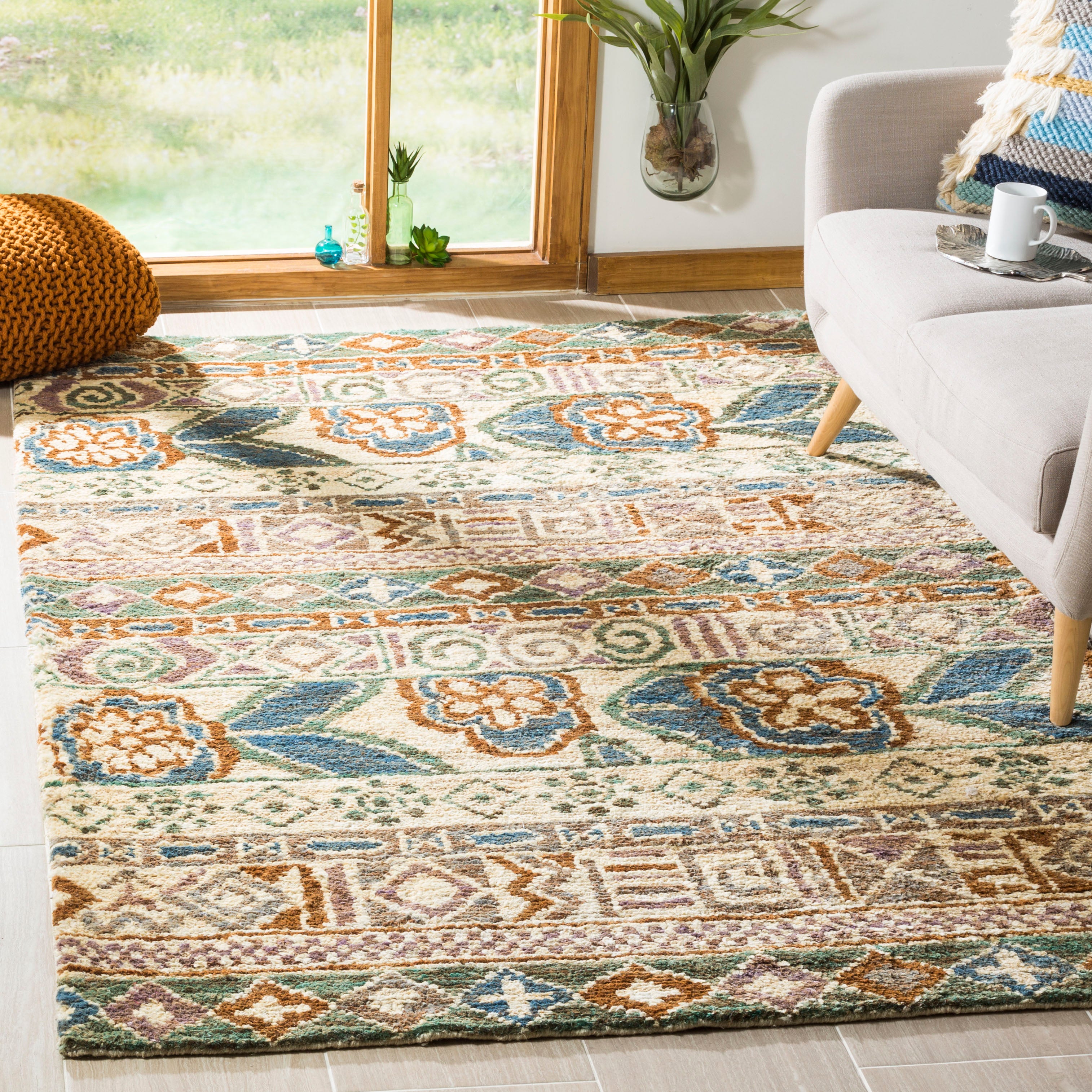Safavieh Bohemian 636 Rug, BOH636 - Bleach / Gold