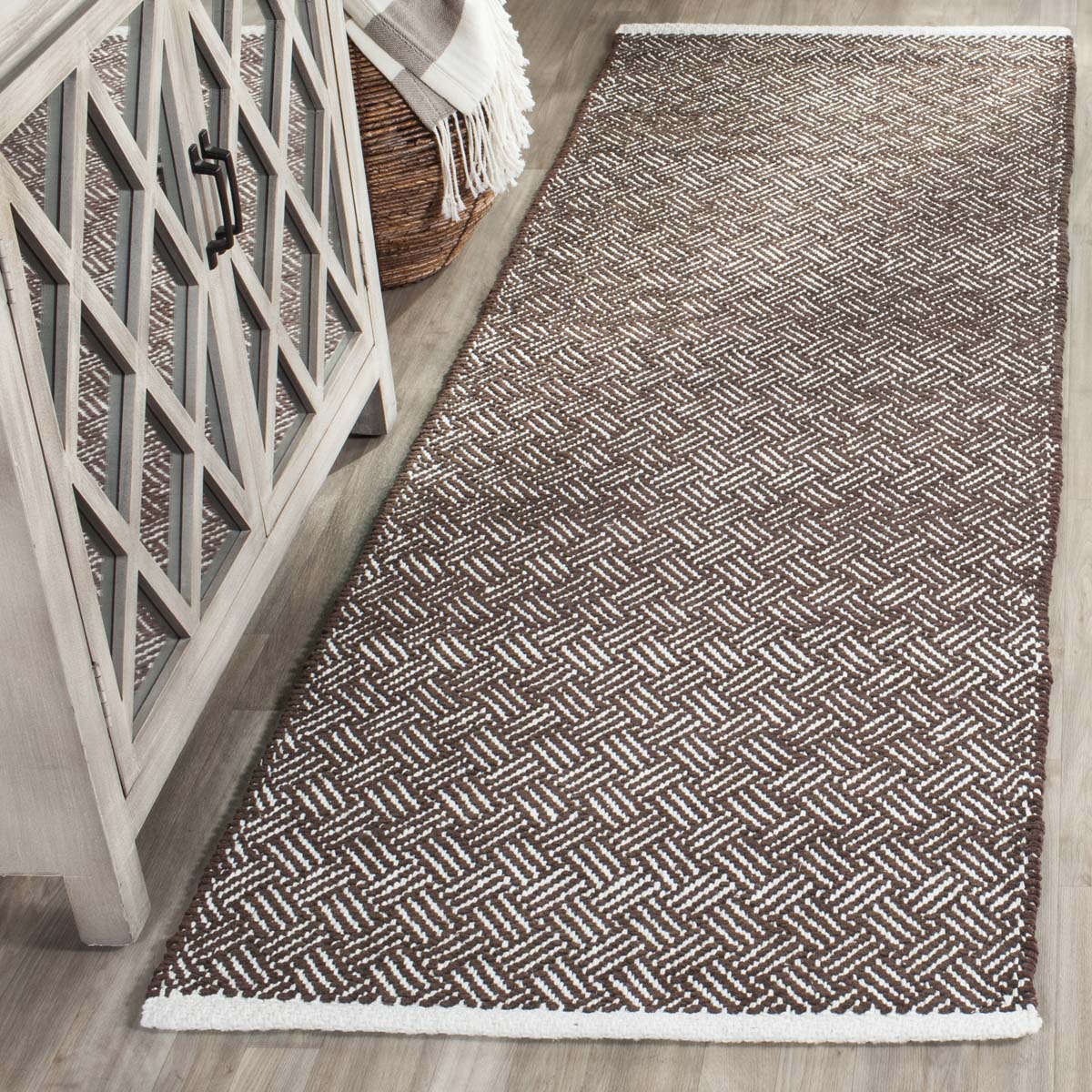 Safavieh Boston 680 Rug, BOS680 - Brown