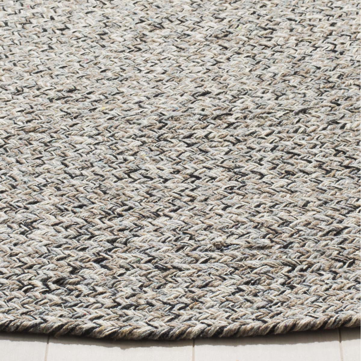 Safavieh Braided 256 Rug, BRD256 - Ivory / Steel Grey