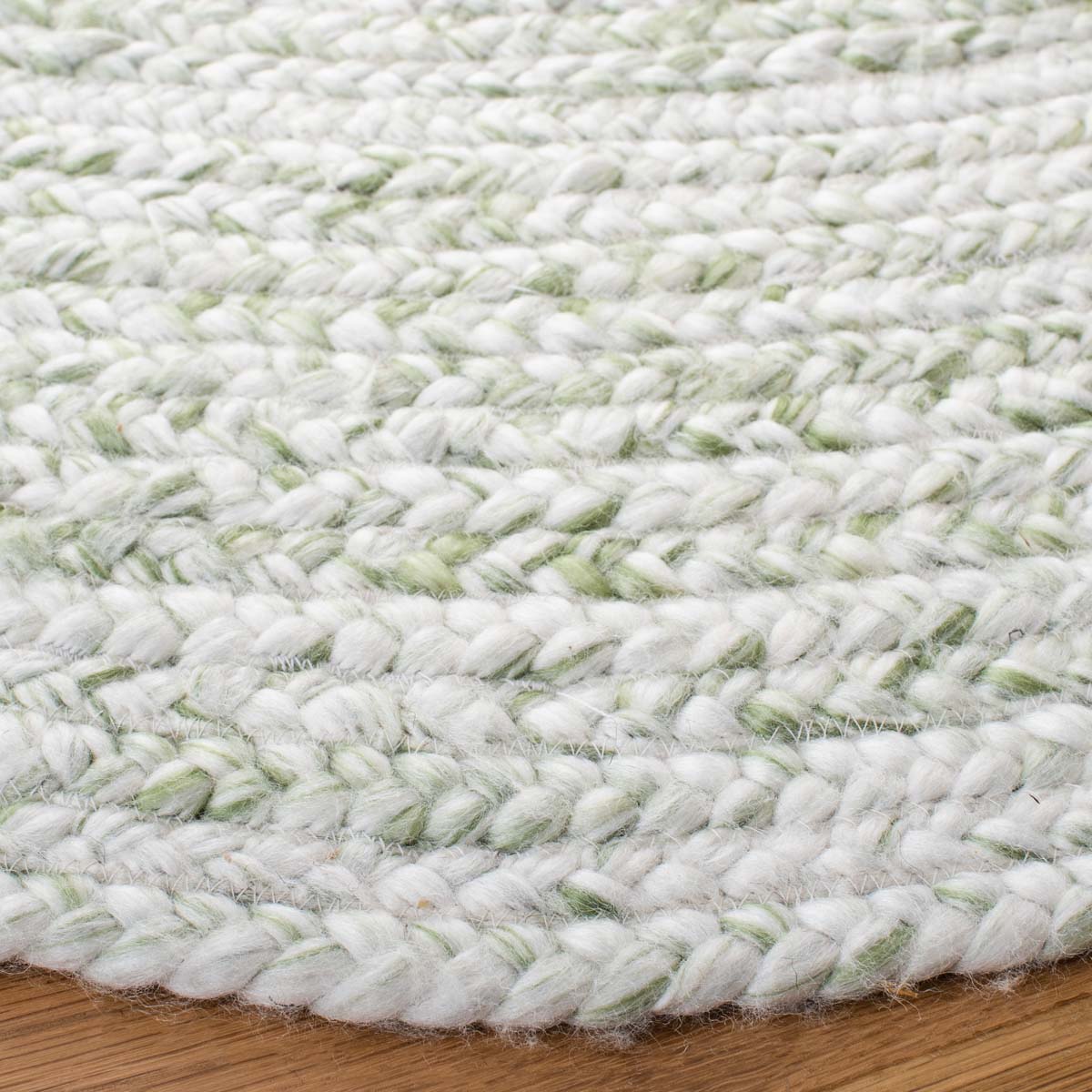 Safavieh Braided 271 Rug, BRD271 - Ivory / Green