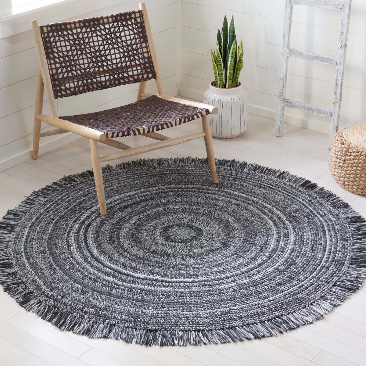 Safavieh Braided 275 Rug, BRD275 - Black / Ivory