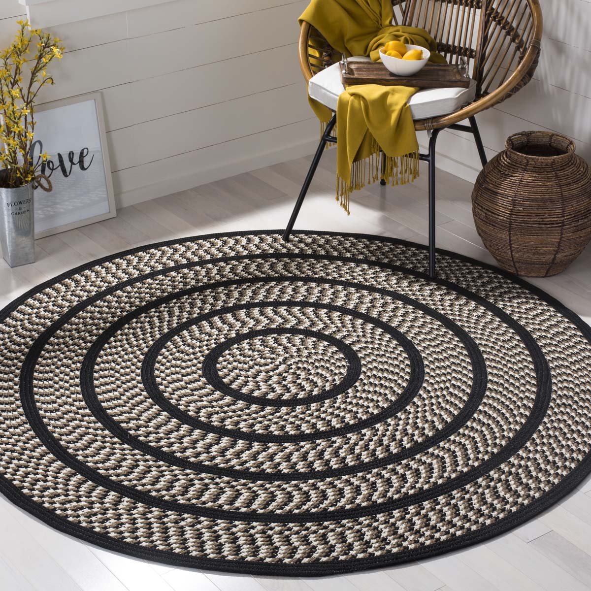 Safavieh Braided 401 Rug, BRD401 - Ivory / Black