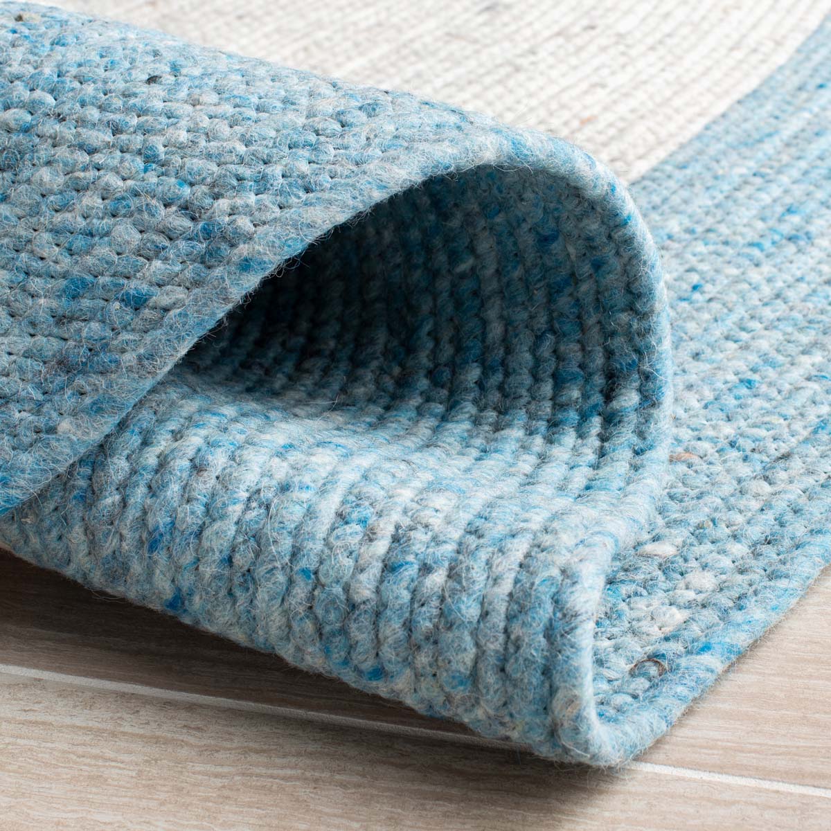 Safavieh Braided 902 Rug, BRD902 - Ivory / Blue