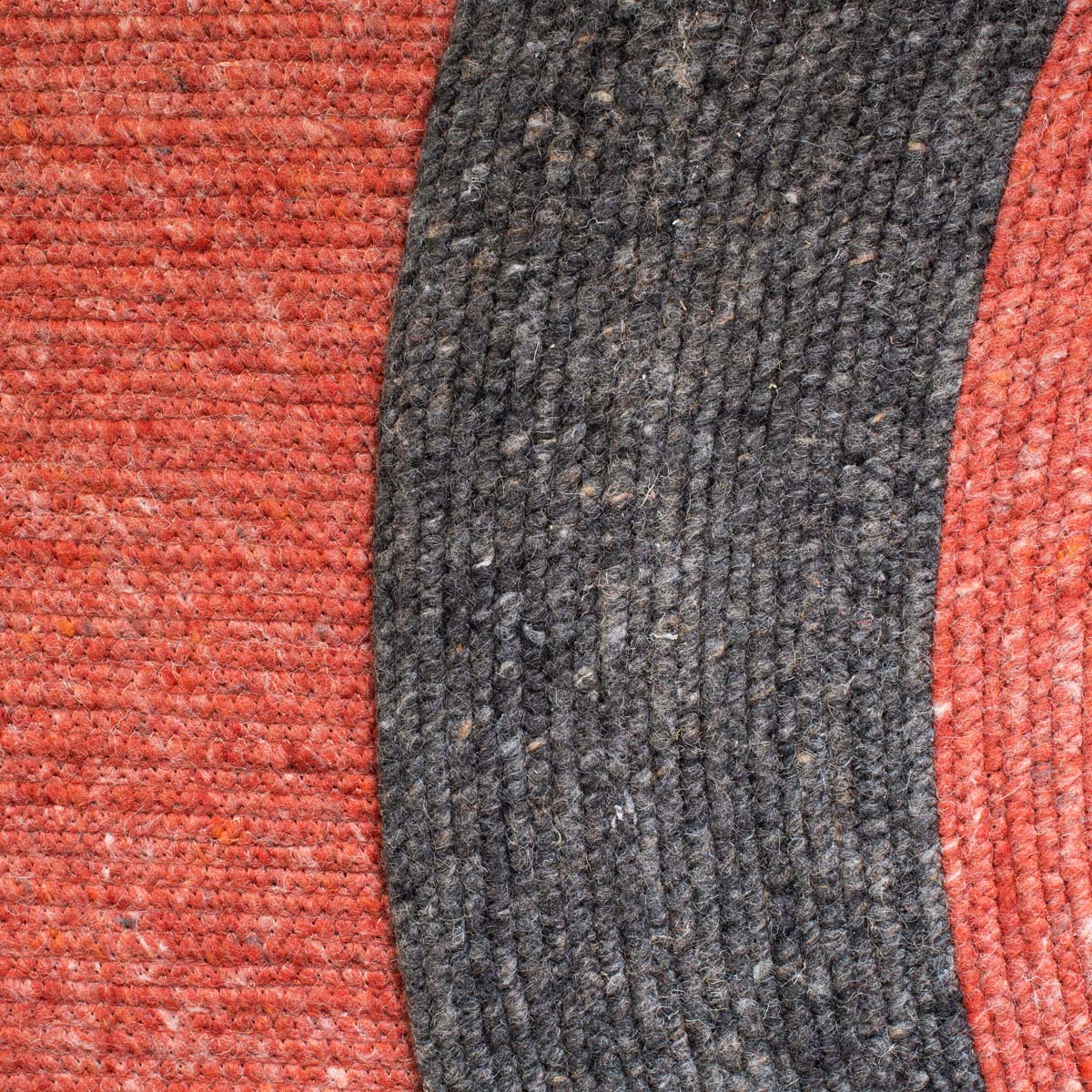 Safavieh Braided 902 Rug, BRD902 - Red / Black