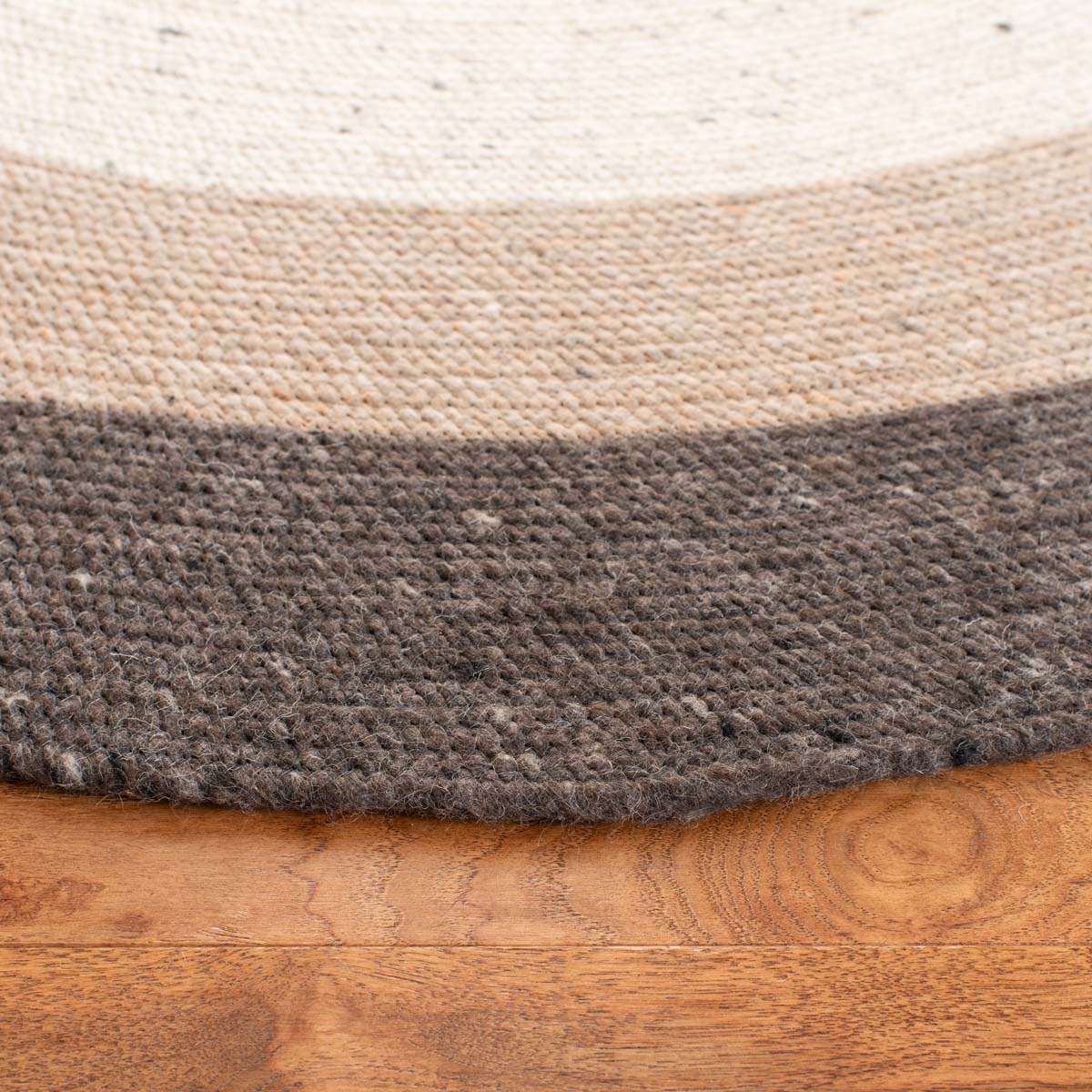 Safavieh Braided 903 Rug, BRD903 - Charcoal / Ivory