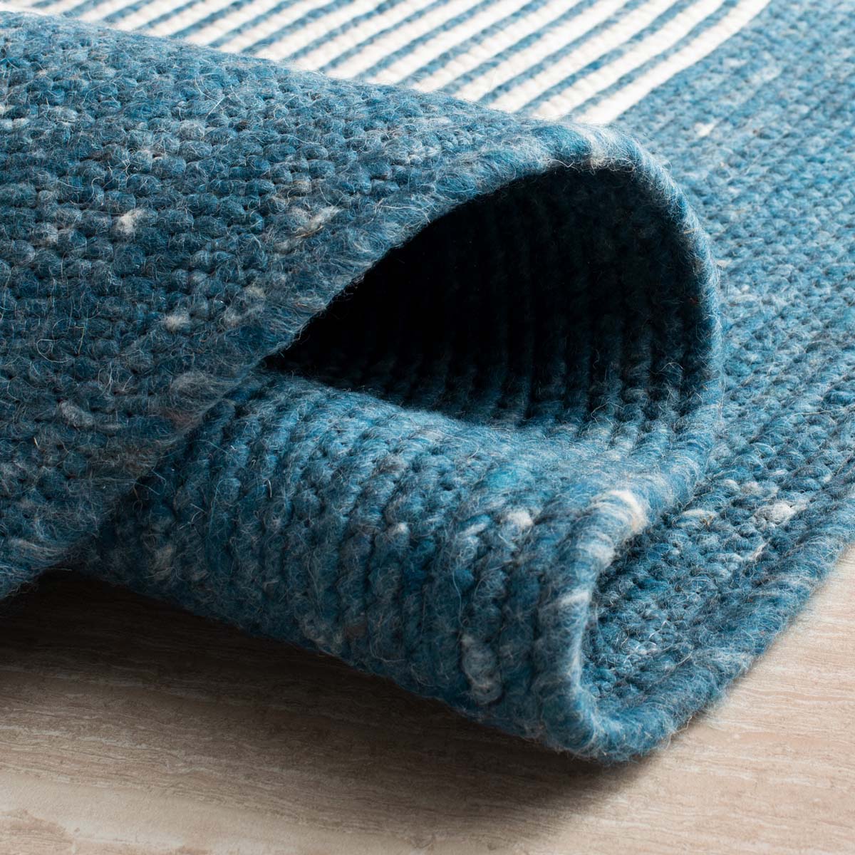 Safavieh Braided 904 Rug, BRD904 - Teal / Ivory