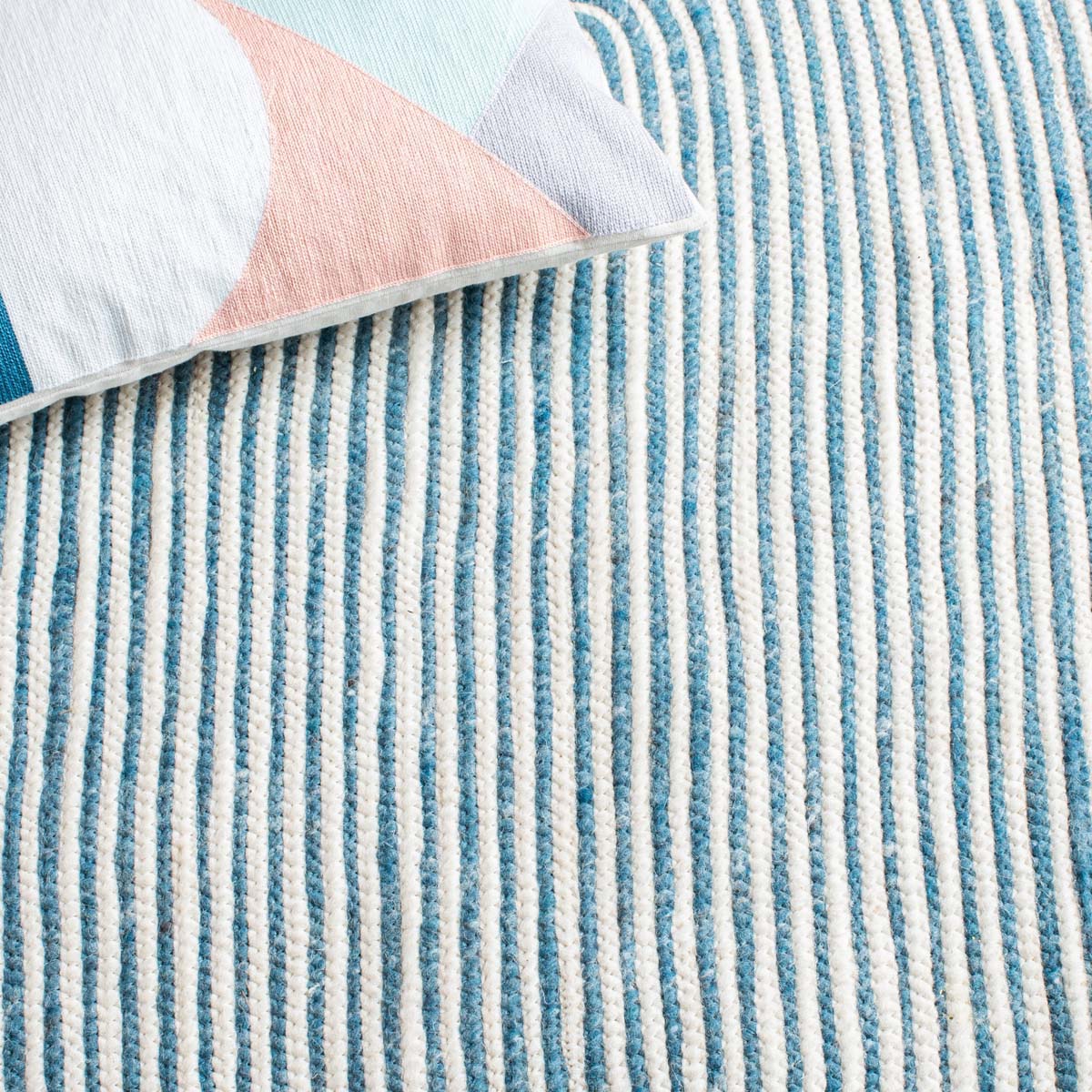 Safavieh Braided 904 Rug, BRD904 - Teal / Ivory