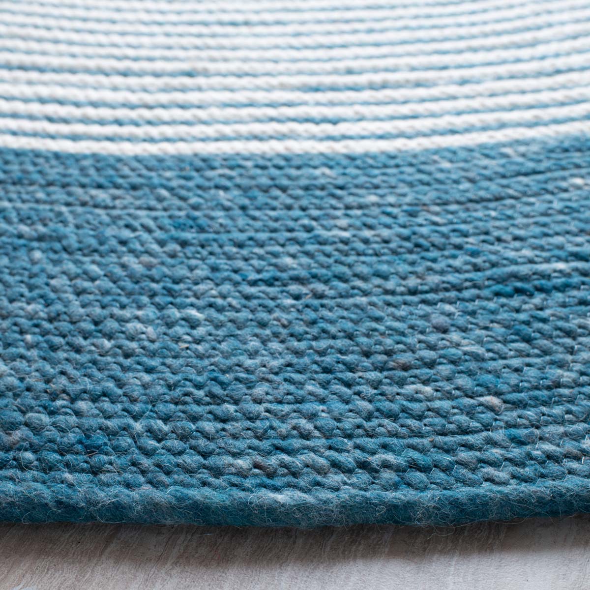 Safavieh Braided 904 Rug, BRD904 - Teal / Ivory