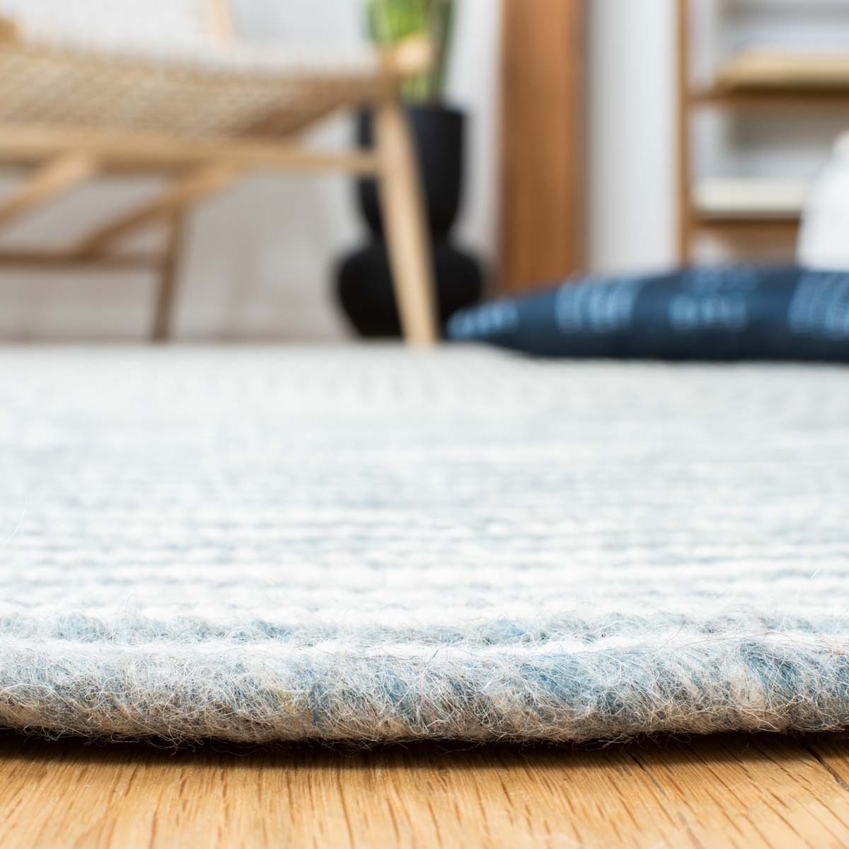 Safavieh Braided 905 Rug, BRD905 - Grey / Ivory