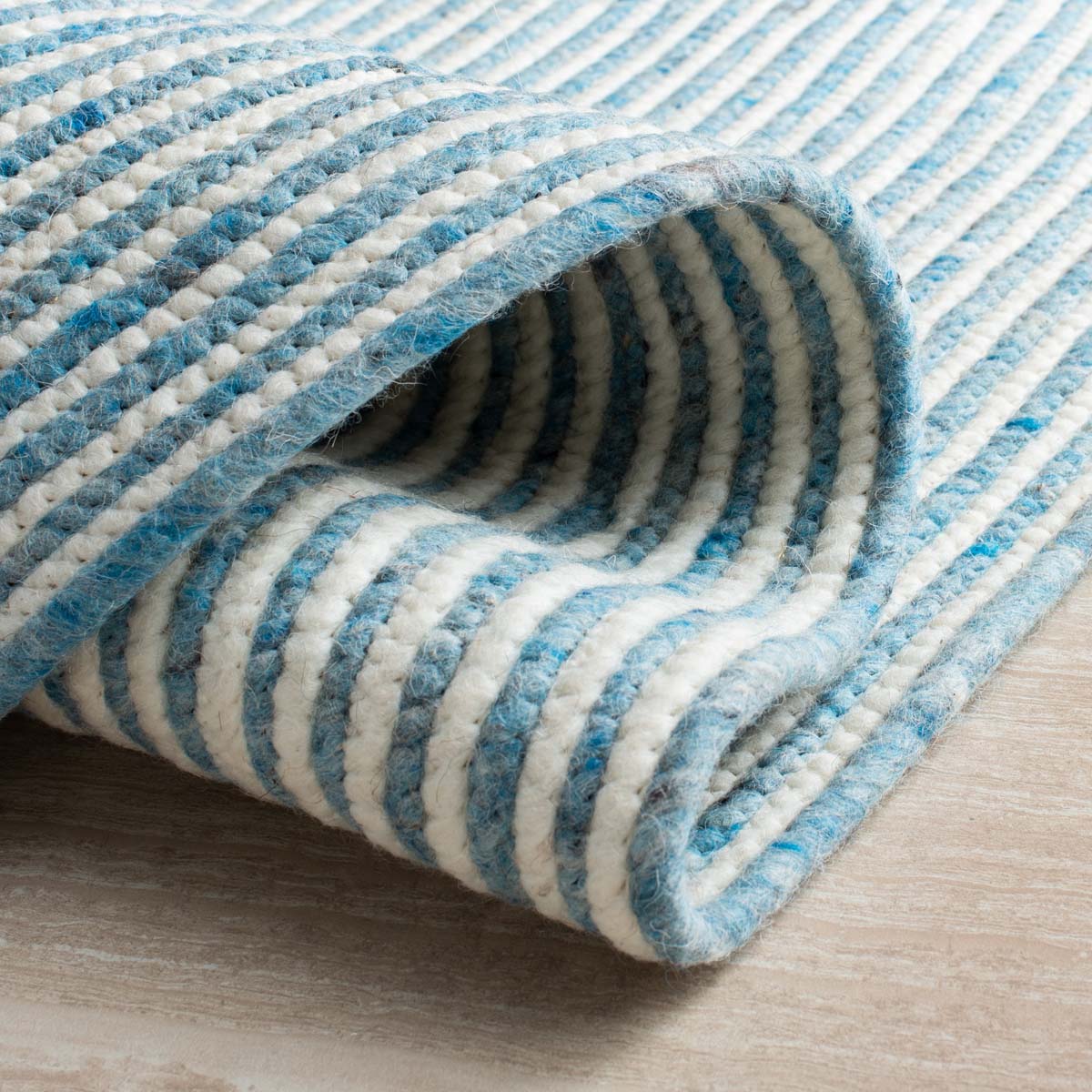 Safavieh Braided 905 Rug, BRD905 - Blue / Ivory