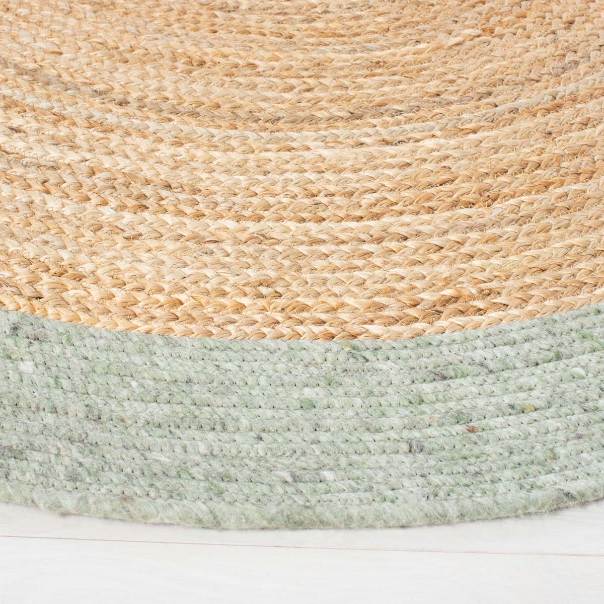 Safavieh Braided 910 Rug, BRD910 - Sage / Gold