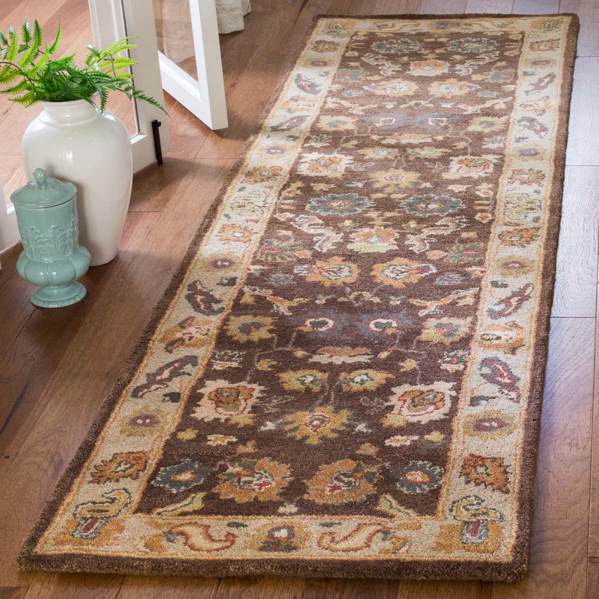Safavieh Bergama 136 Rug, BRG136 - Brown / Ivory