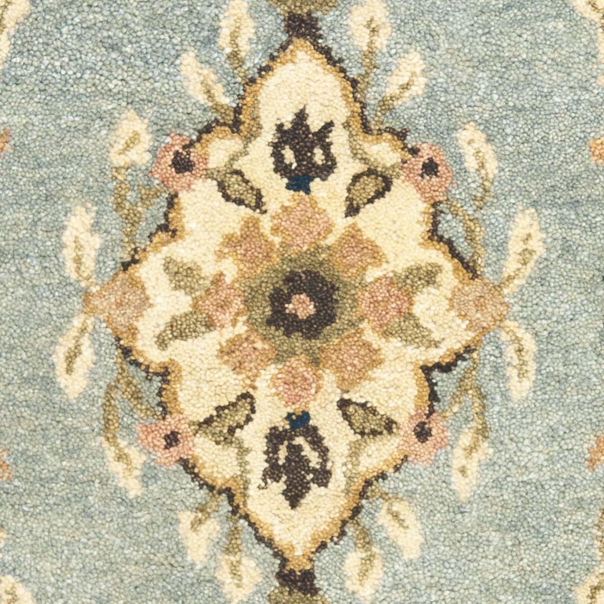 Safavieh Bergama 141 Rug, BRG141 - Light Blue / Ivory