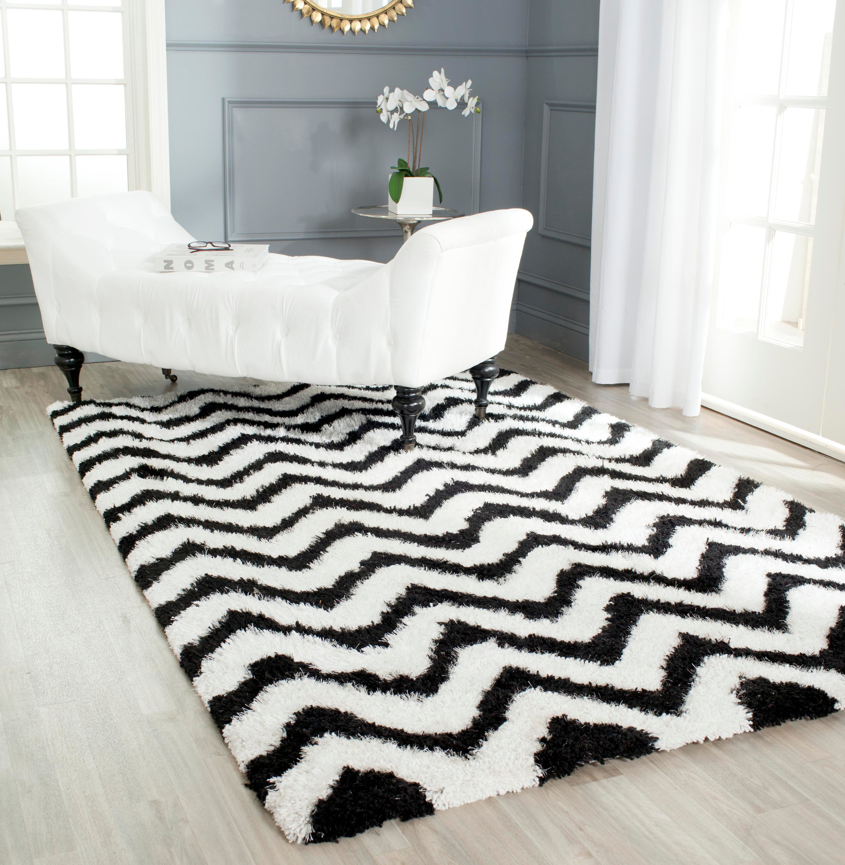 Safavieh Barcelona Shag 320 Rug, BSG320 - Ivory / Black