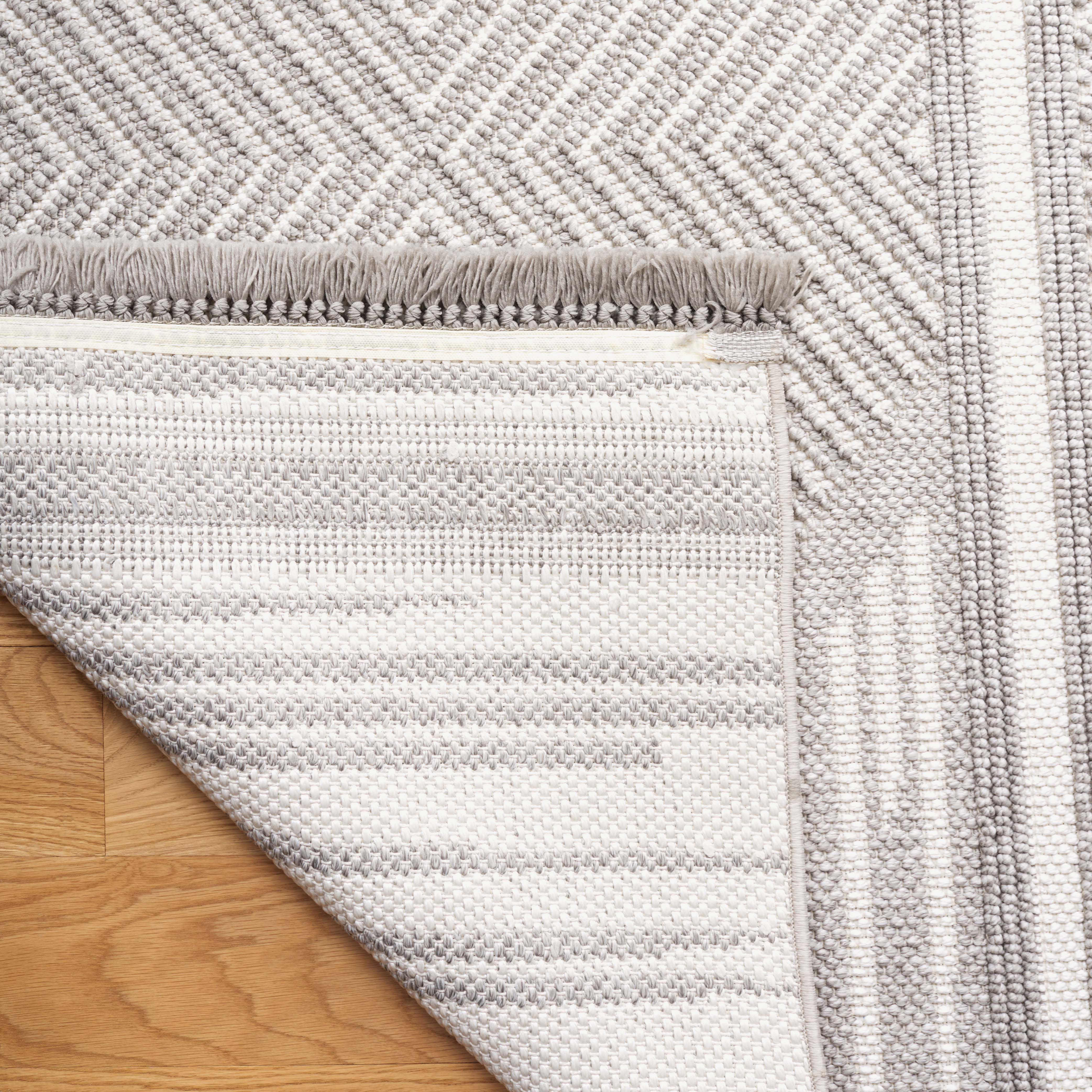 Safavieh Camden 656 Rug, CAD656 - Grey / Ivory