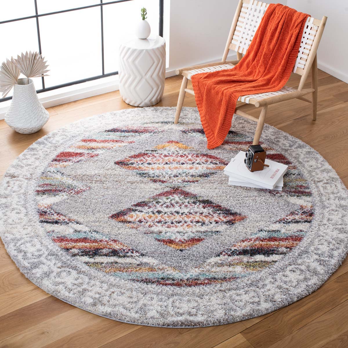 Safavieh Calista 136 Rug, CAL136 - Grey / Ivory