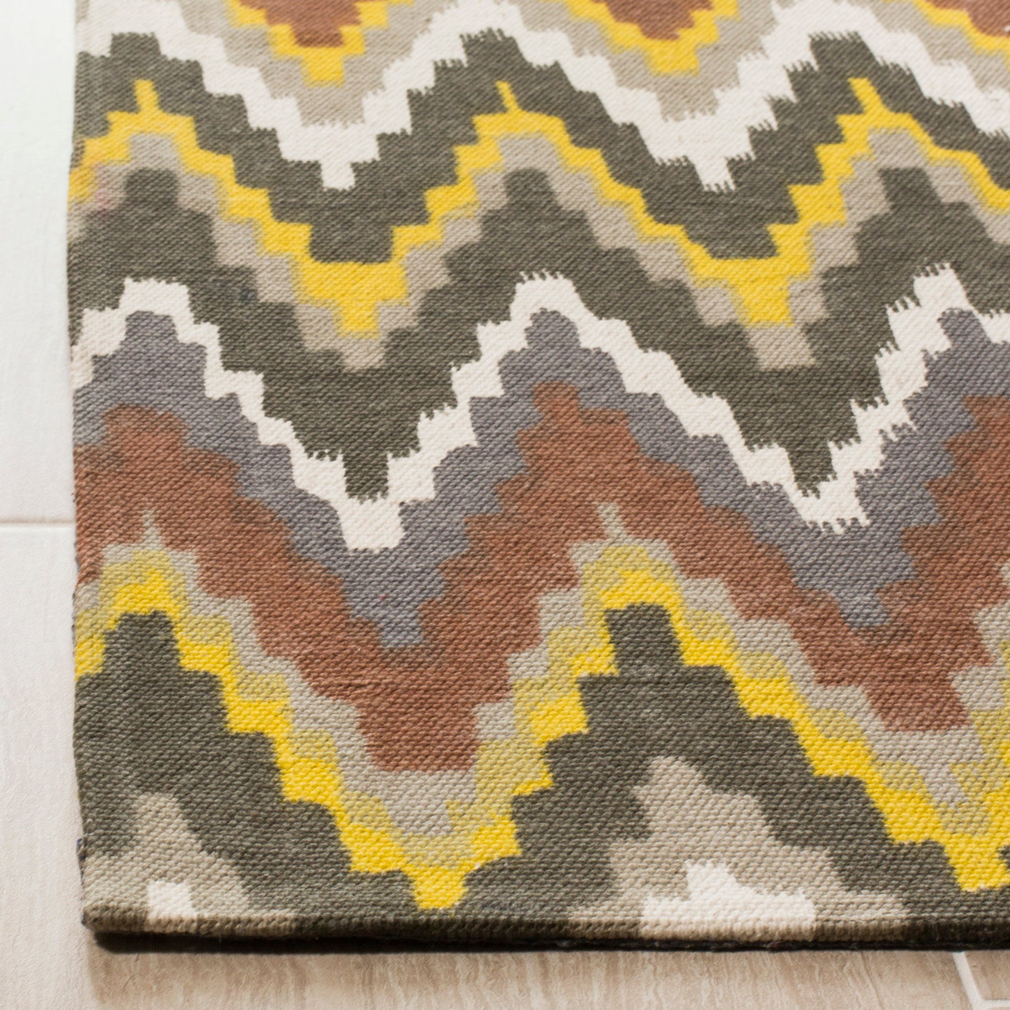 Safavieh Cedar Brook 145 Rug, CDR145 - Black / Citron